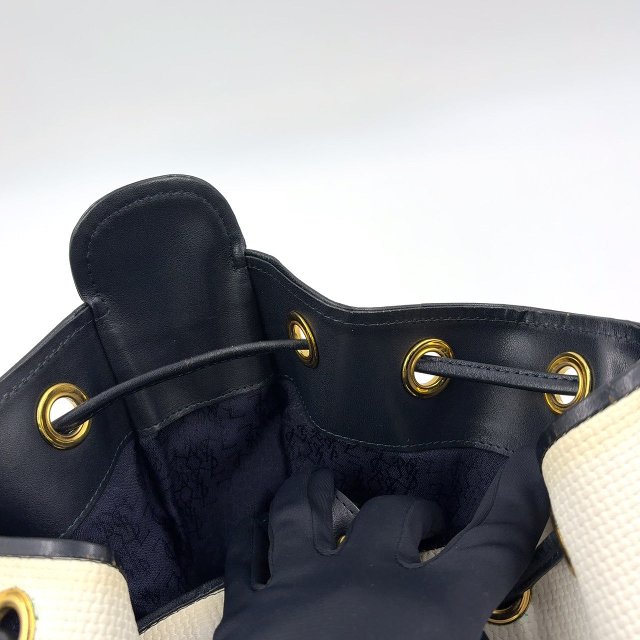 Yves Saint Laurent Drawstring Bucket Shoulder Bag Canvas Leather White – Very Good Condition | L’LUXE