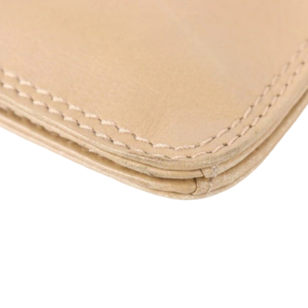 CHANEL Vintage CC Logo Beige Lambskin Shoulder Bag – 1997–1999 Previously Owned Authentic