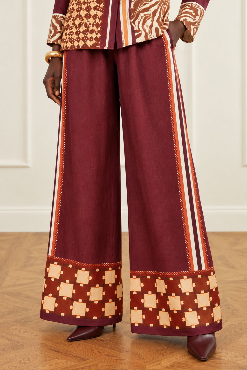 Ensembles coordonnés en soie à imprimé foulard bordeaux | Haut, chemise ou pantalon large | Pièces assorties
