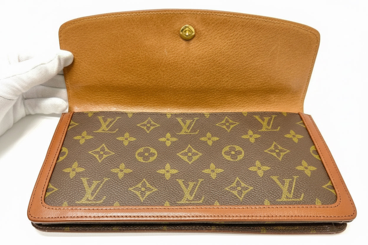 Louis Vuitton Pochette Dame PM Monogram Canvas Brown Clutch Bag  – Previously Owned Acceptable Condition | L’LUXE Authentic’s