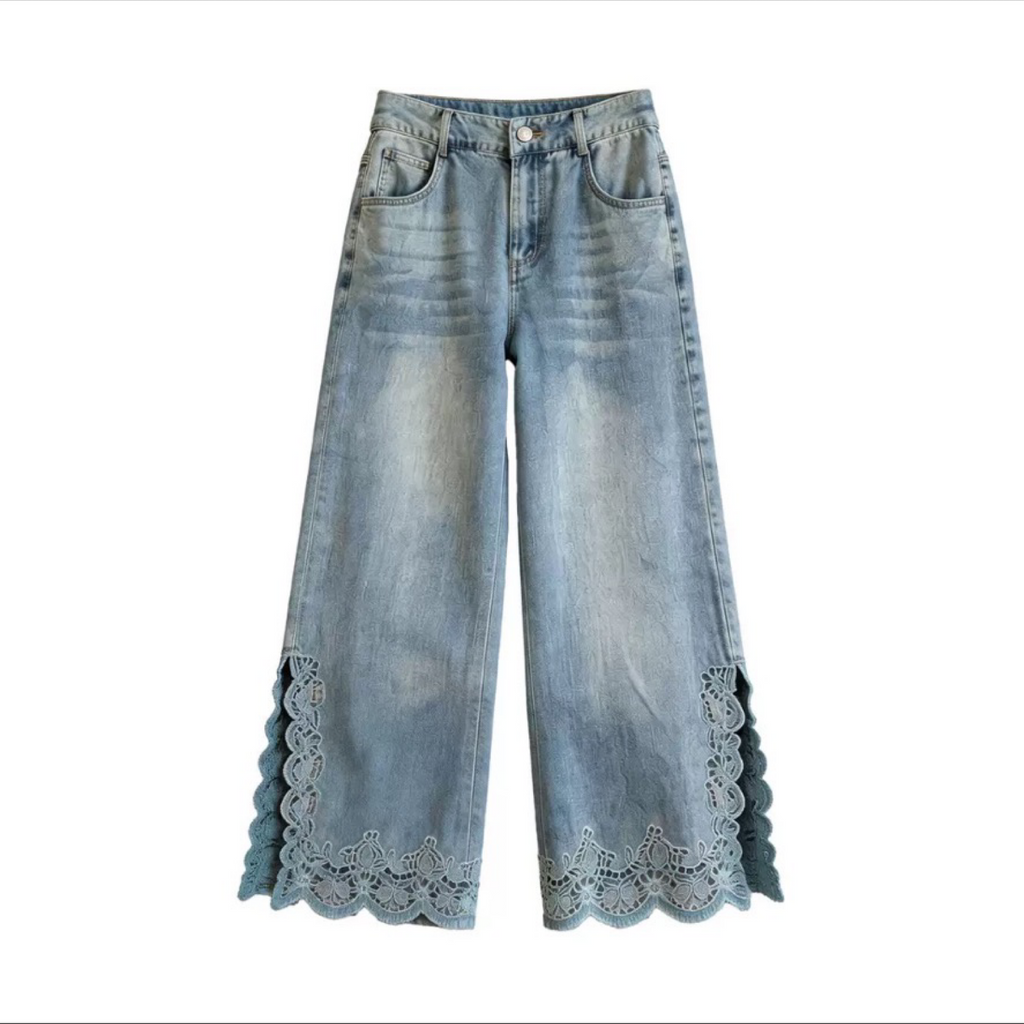 Jeans mit weitem Bein und Spitzensaum – Hoher Bund, helle Waschung