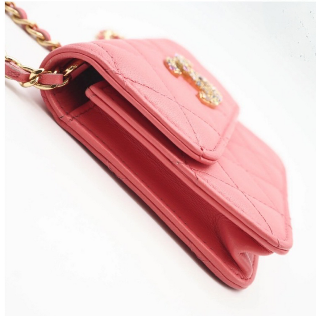 CHANEL Matelassé Bijou Lambskin Chain Shoulder Bag Pink – Crystal CC Mini Crossbody | Authentic-Previously Owned