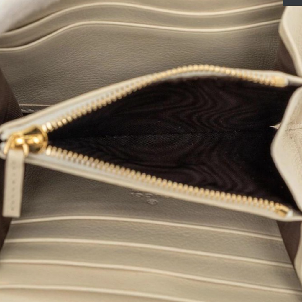 Gucci Interlocking G Blondie ivory chain shoulder wallet Authentic Previously Owned
