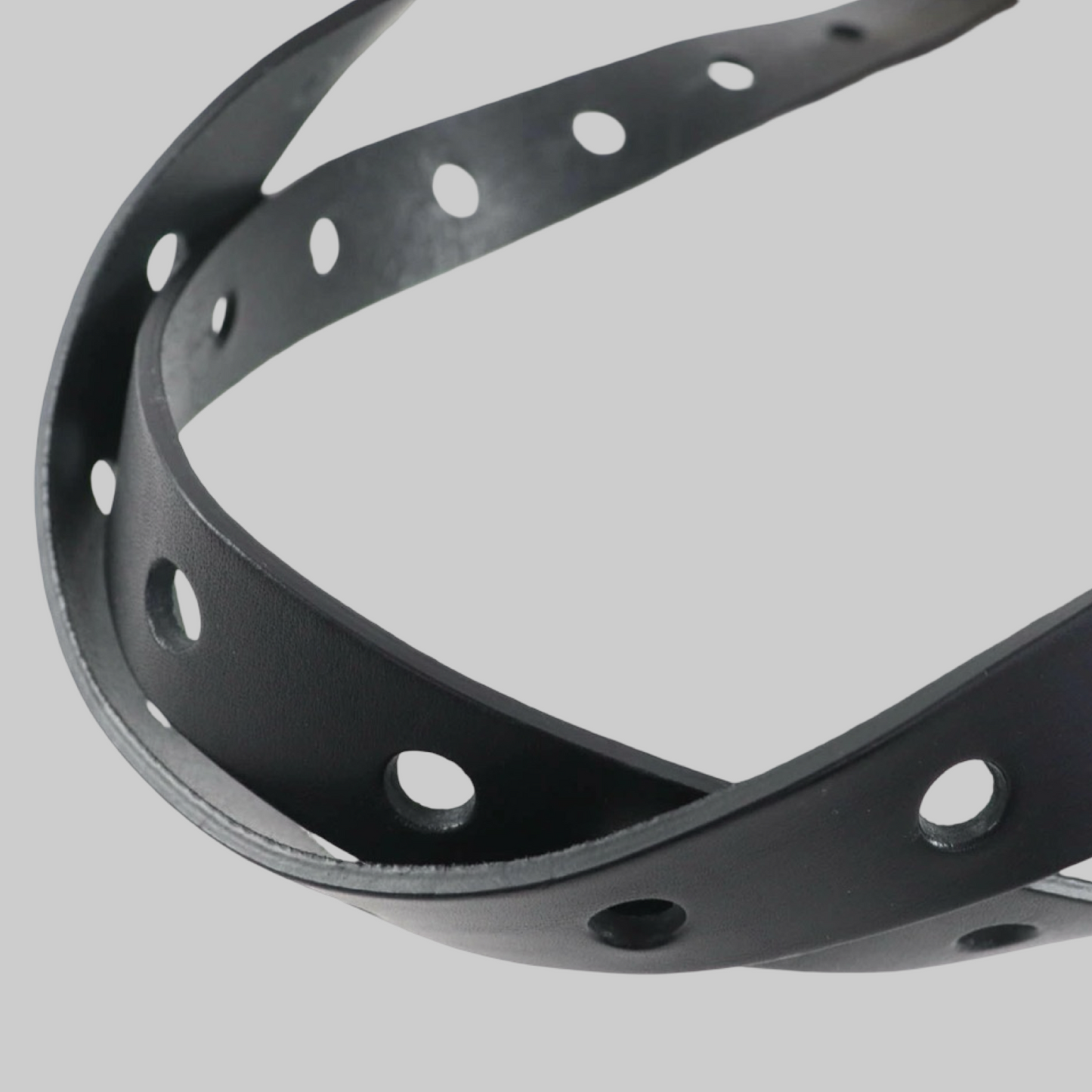 LOEWE Small Raffia Punch-Hole Basket Previously Owned-Unused Condition | L’LUXE Authentic’s