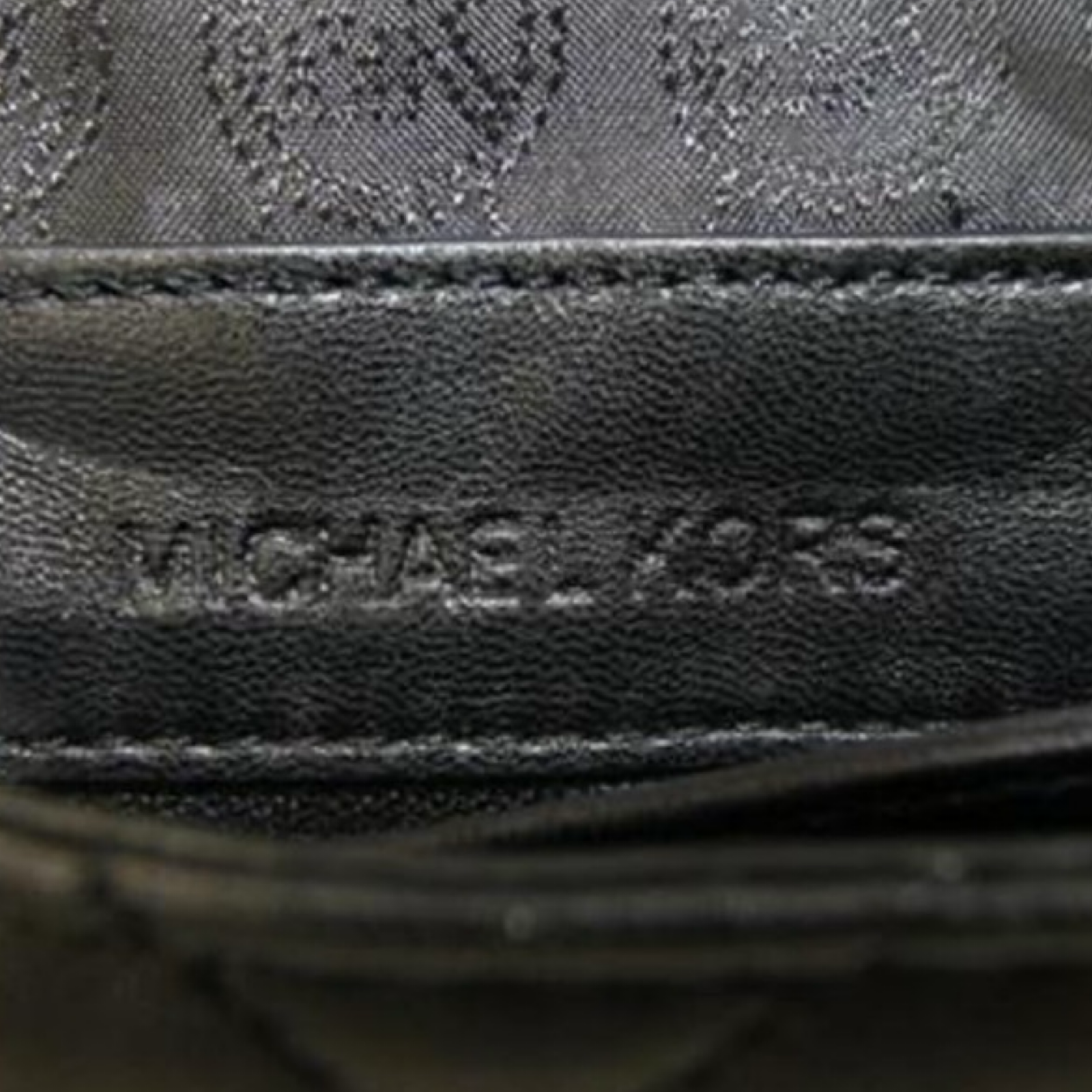 Michael Kors Chain Shoulder Bag Quilted Leather Black Gold – Pre-Owned -Very Good Condition | L’LUXE Authentics