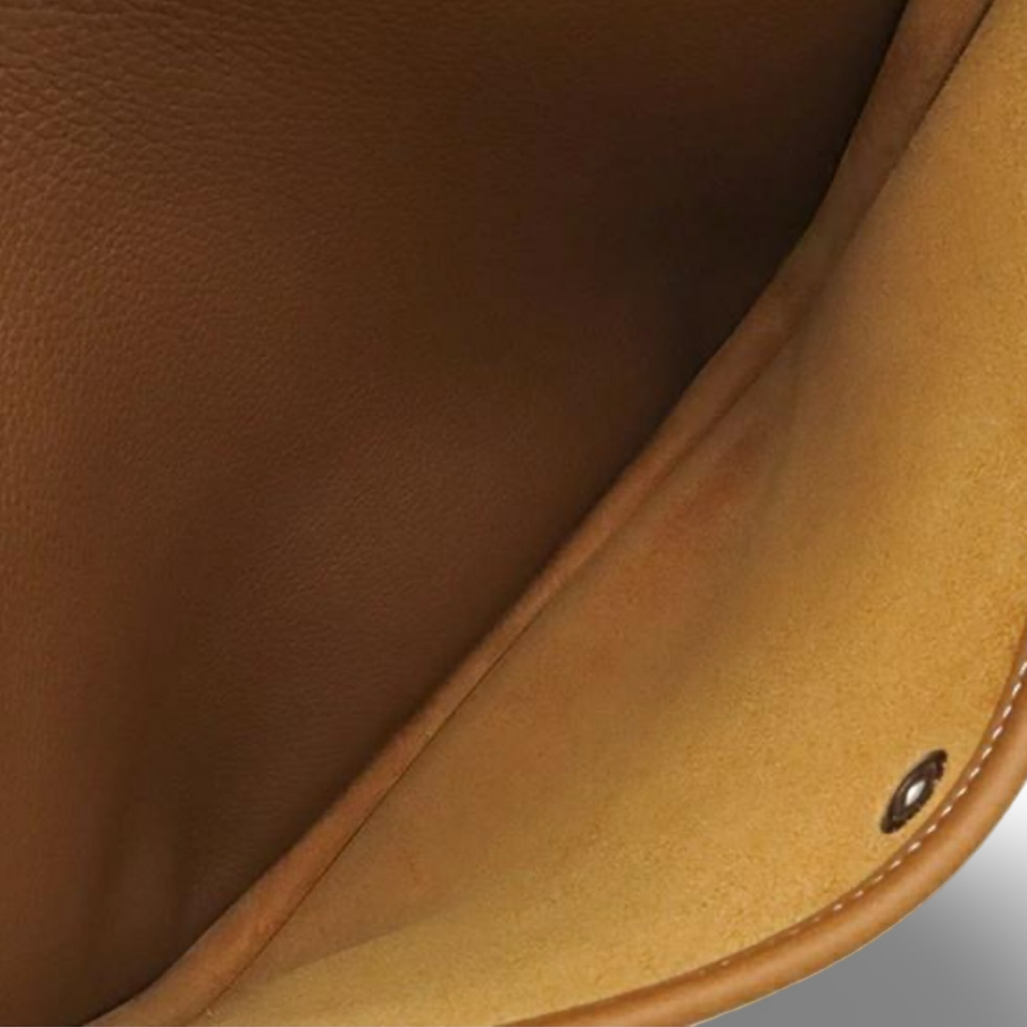 Hermès Evelyne III PM Taurillon Clemence Gold Leather – Pre-Owned- Excellent Condition | L’LUXE Authentic’s